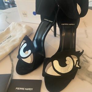 Pierre Hardy Black suede lamb Leather Heeled Sandals with Calf Hair Eye Detail